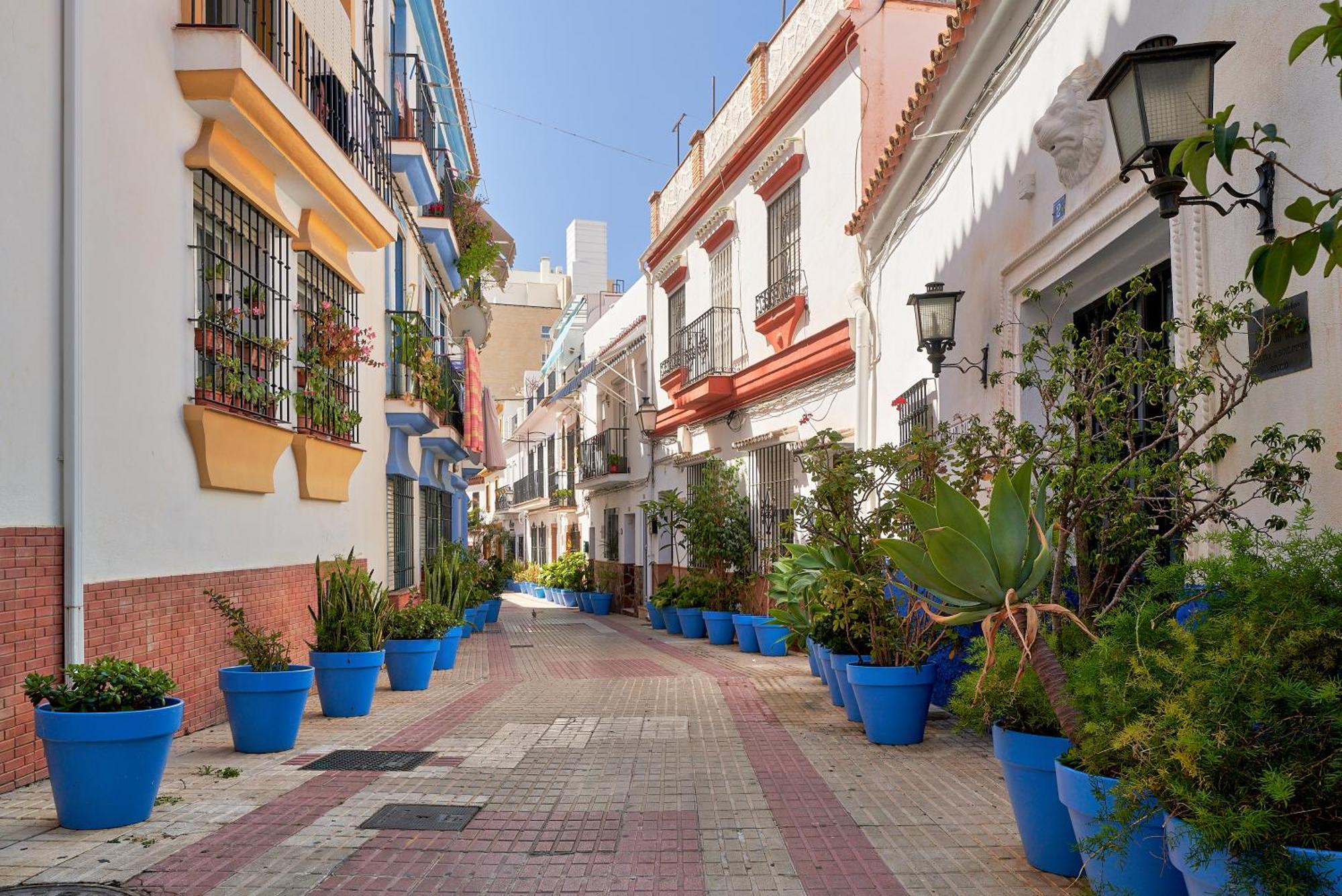 Apartamento Oasis Jacuzzi Retreat Marbella Exterior foto